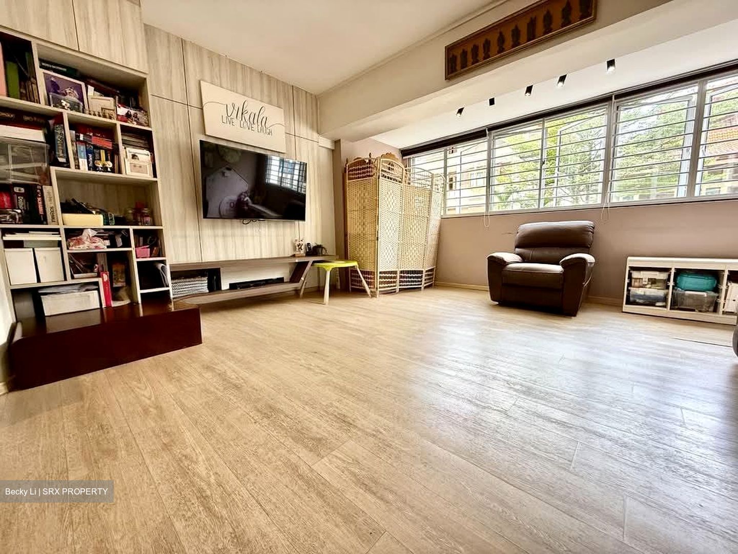Blk 327 Jurong East Street 31 (Jurong East), HDB Executive #538023831